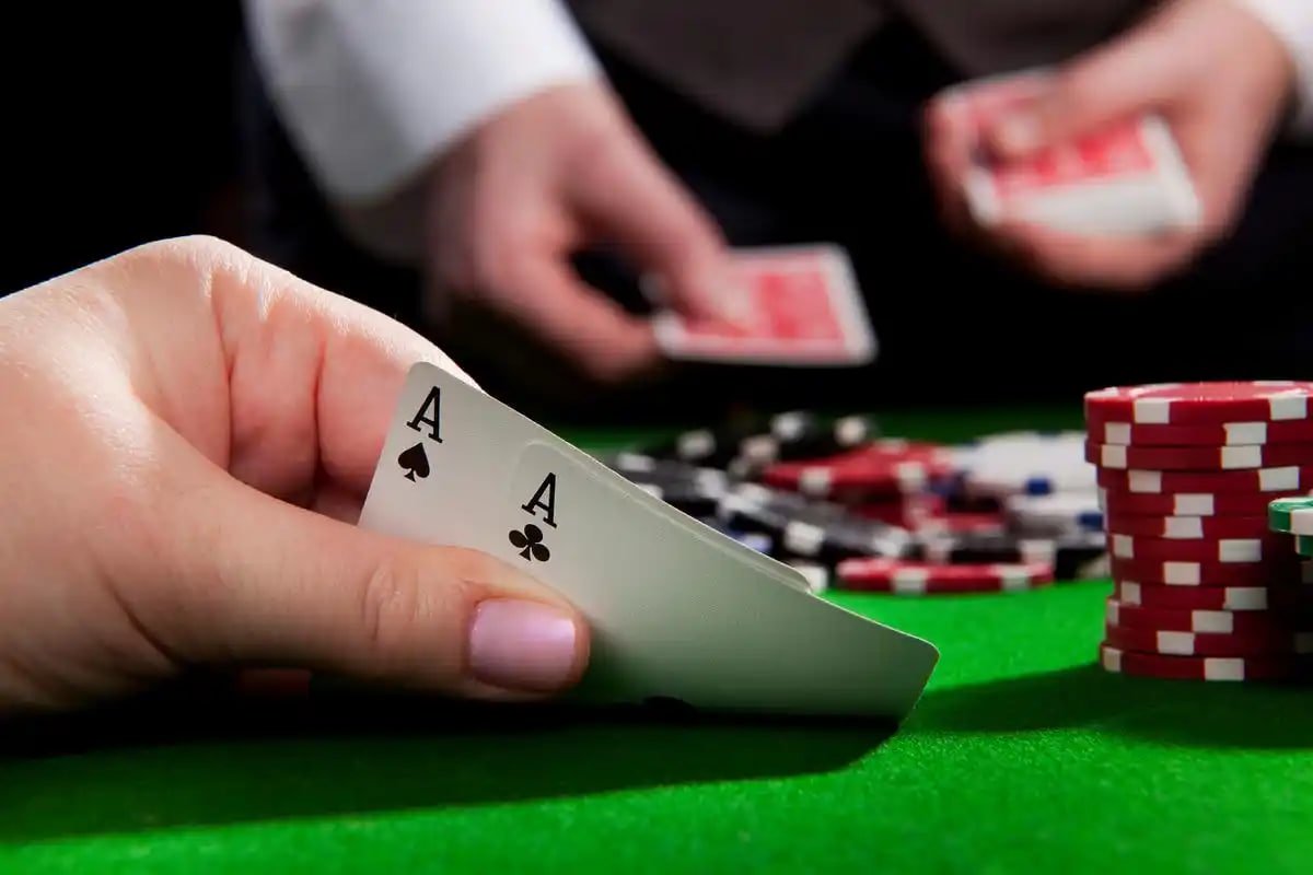 Dealer profesional Live Casino got911 memandu permainan Baccarat secara langsung